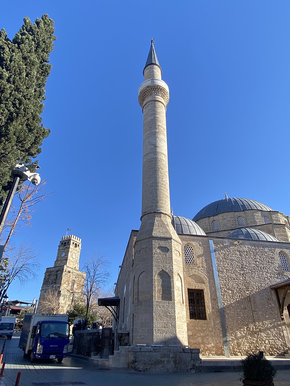 Antalya Saat Kulesi tower and Tekeli Mehmet Paşa Cami domed mosque, Antalya, Turkey — travel photo of Antalya