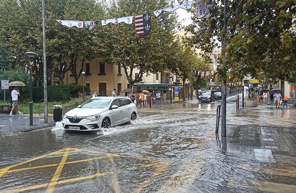 Carrer de Bacelona Arago Salou — travel photo of Salou, Catalonia