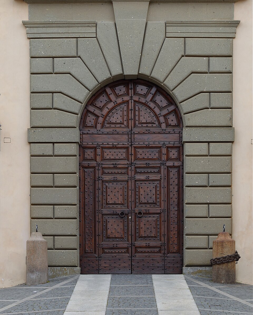 Door of Pontifical Palace (Castel Gandolfo) — travel photo of Castel Gandolfo