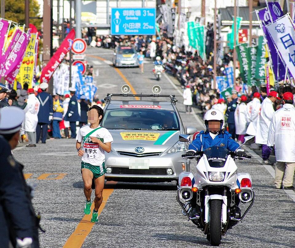 Tokyo-Hakone collegiate ekiden reach the goal line — travel photo of Hakone, Tokyo