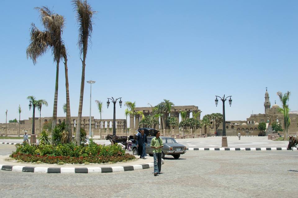 Luxor, Egypt, Square — travel photo of Luxor