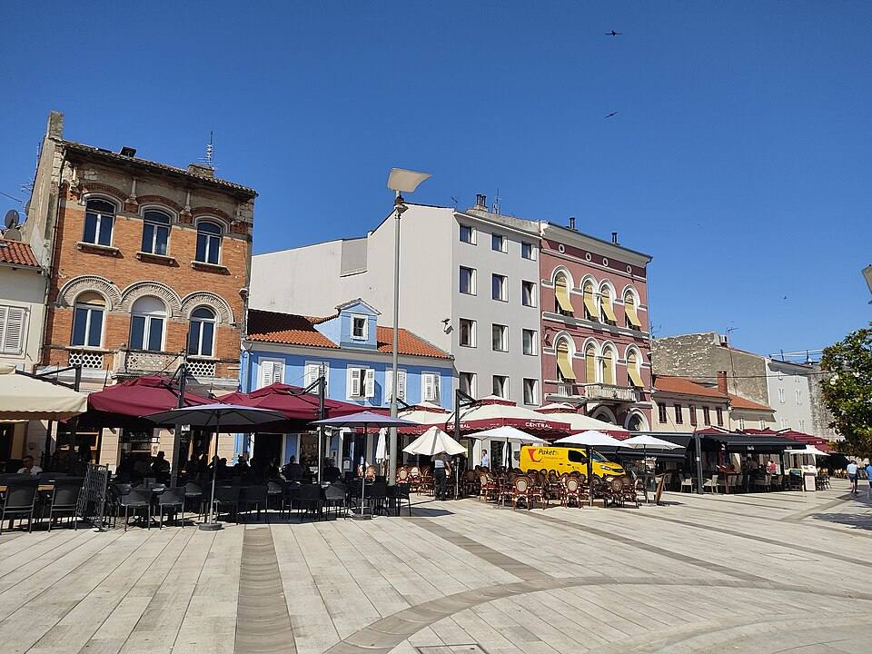 Square in Poreč, Croatia — travel photo of Poreč