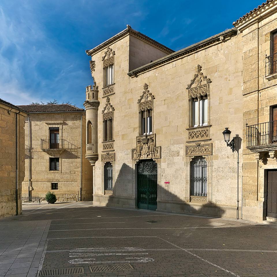 Fachada del palacio de la I Marquesa de Cartago, Ciudad Rodrigo — travel photo of Ciudad Rodrigo