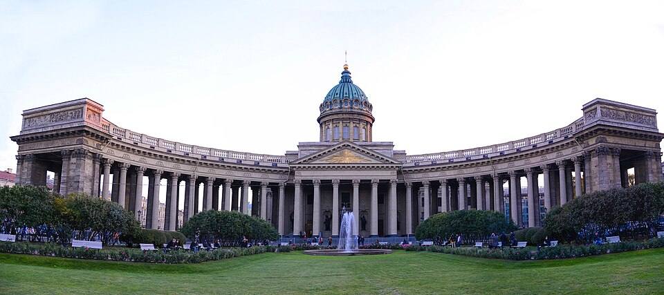 Kazan Cathedral (Panorama) ( ) — travel photo of The two fountains, St Peter's Square